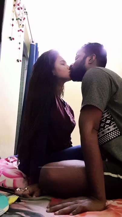 Indian Boyfriend - Sultry Indian Milf Having Sex With Her Boyfriend On Webcam Video at Porn Lib