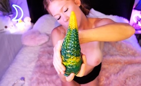 stacked-teen-masturbating-with-her-favorite-toys-on-webcam