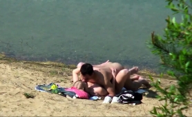beach-voyeur-spies-on-a-young-couple-having-passionate-sex
